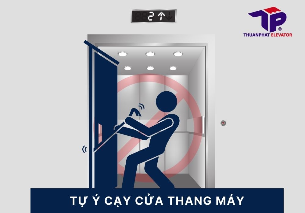 Tự ý cạy cửa thang máy Tự ý cạy cửa thang máy