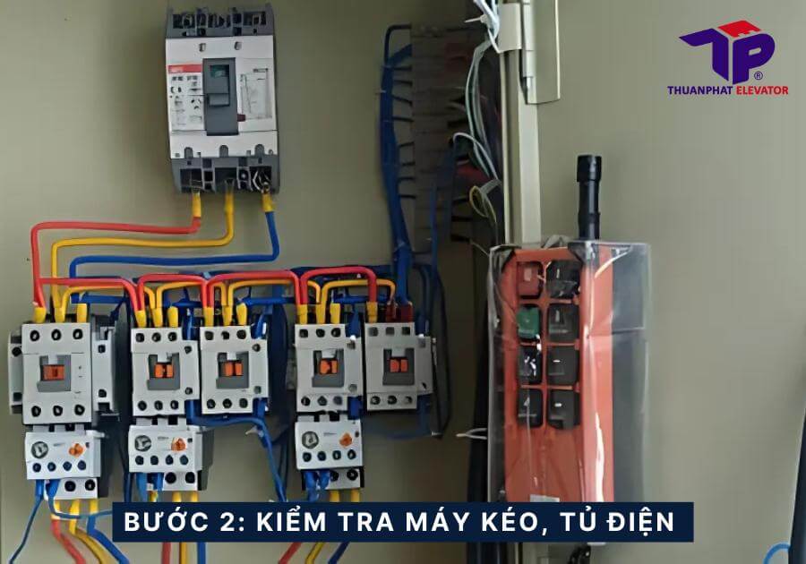 Bảo dưỡng thang máy gia đình: Bao lâu cần thực hiện? 3 Kiểm tra máy kéo, tủ điện và governor