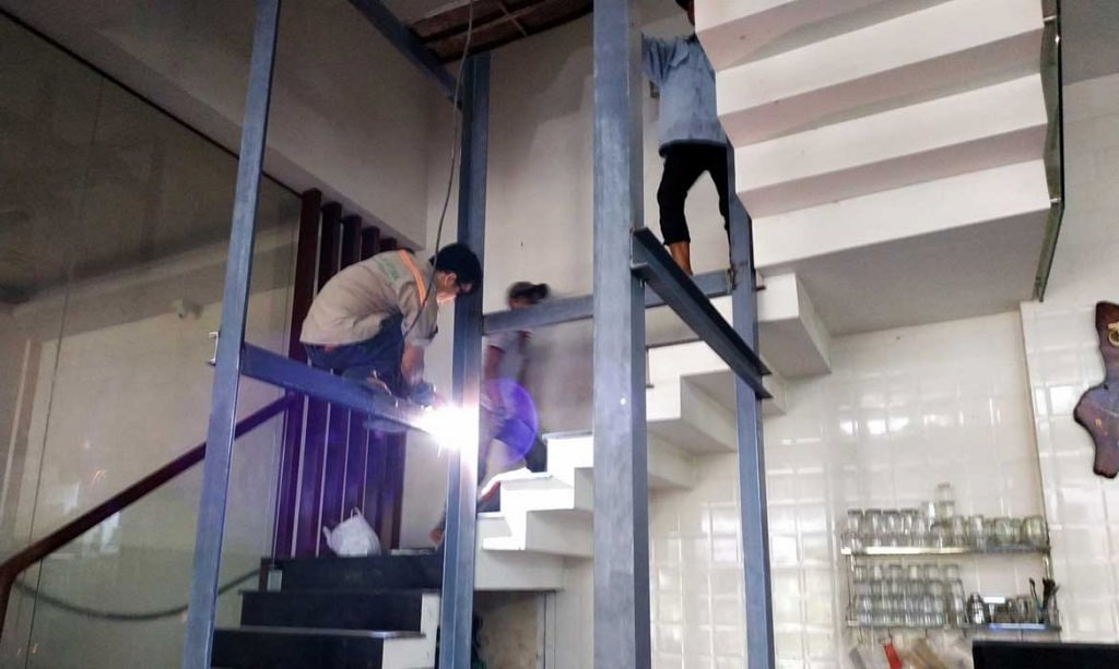 Quy trình lắp đặt thang máy khung thép